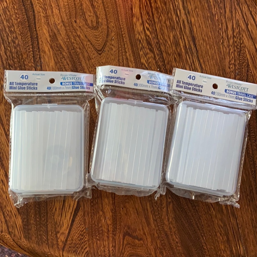 All Temperature Mini Glue Sticks with Travel case